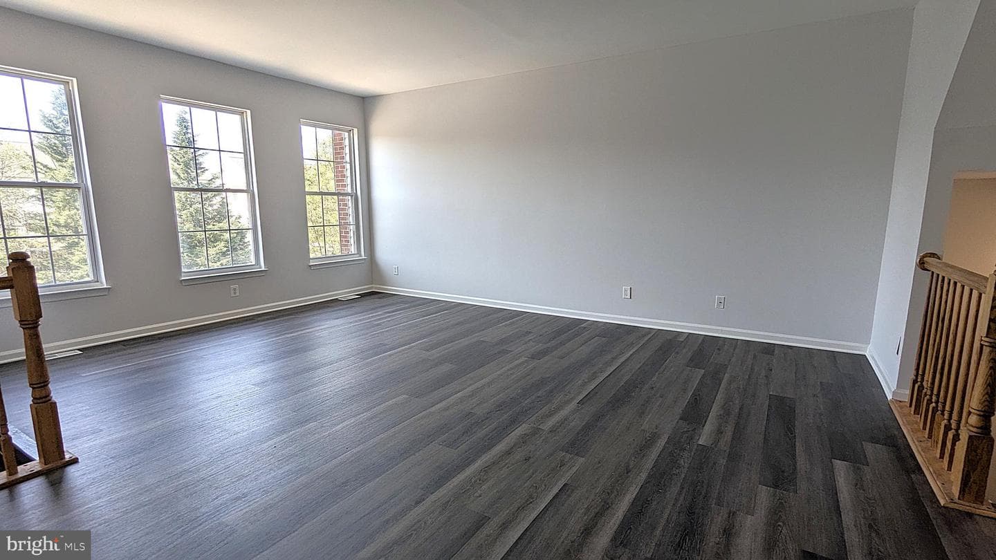 2593 James Madison Circle photo 7