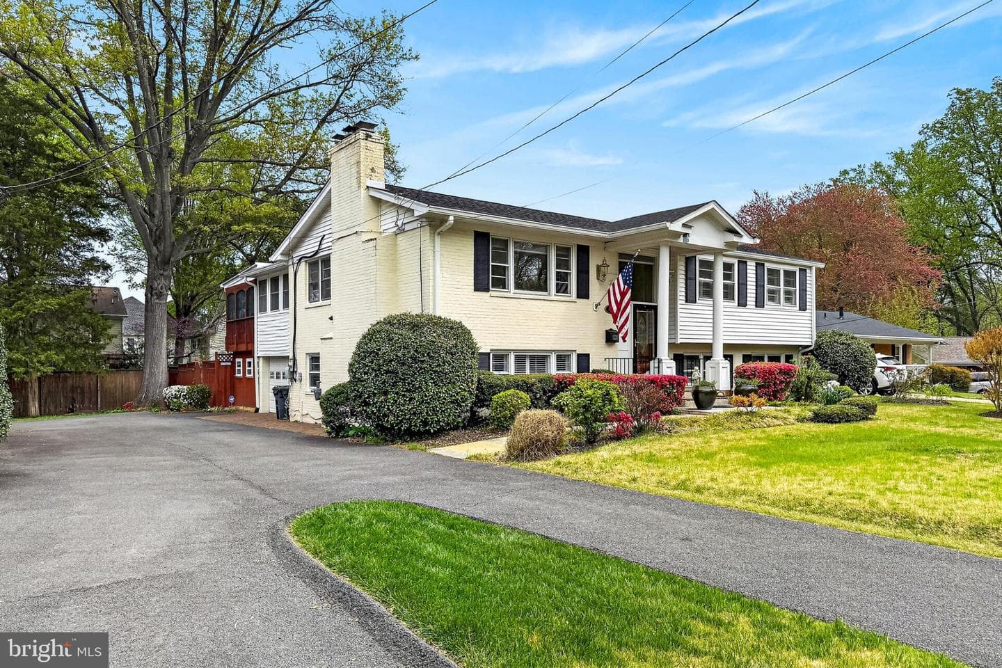 7052 Wardell St, Annandale