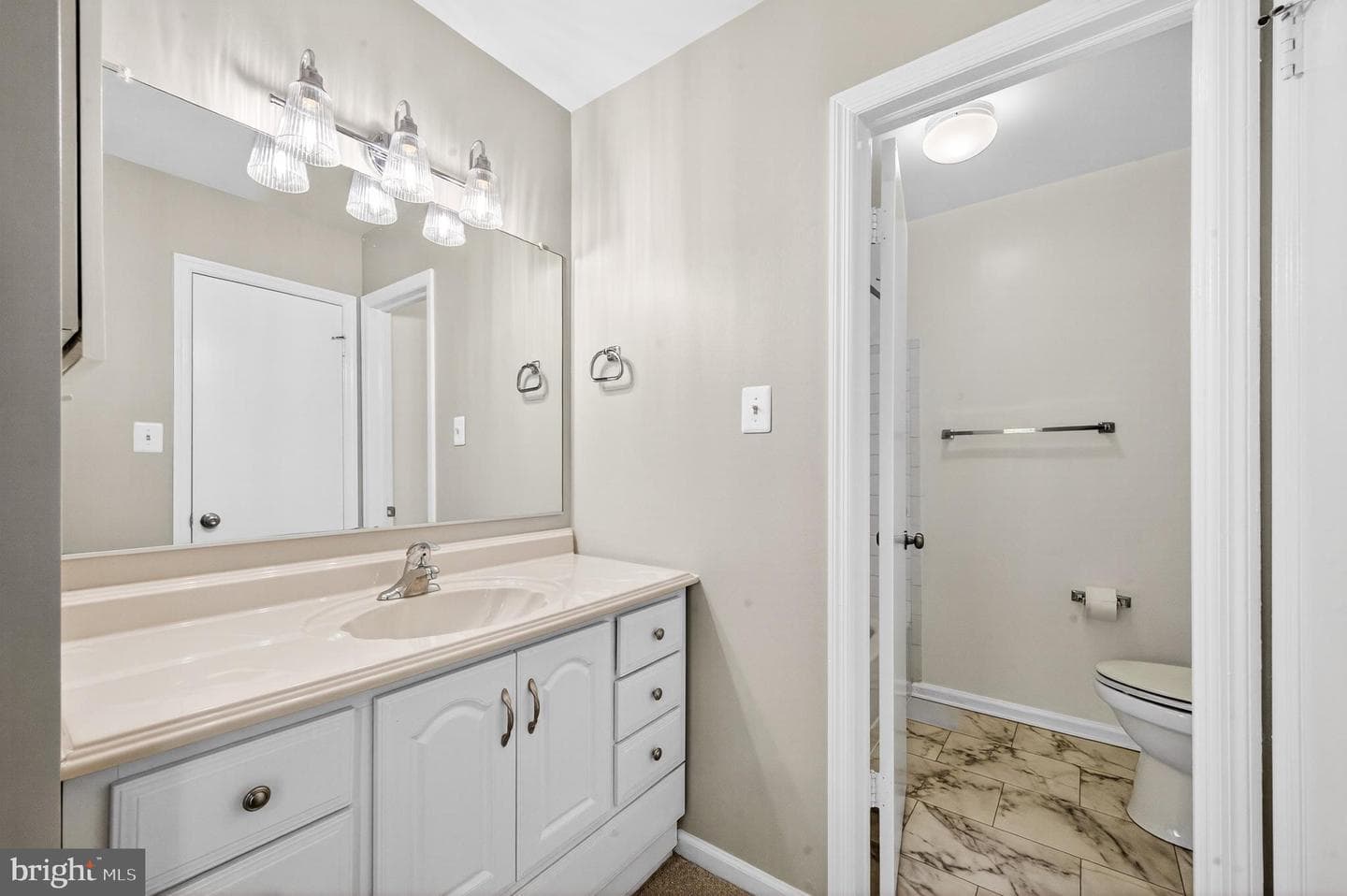 2846 Yarling Court #2846 photo 17