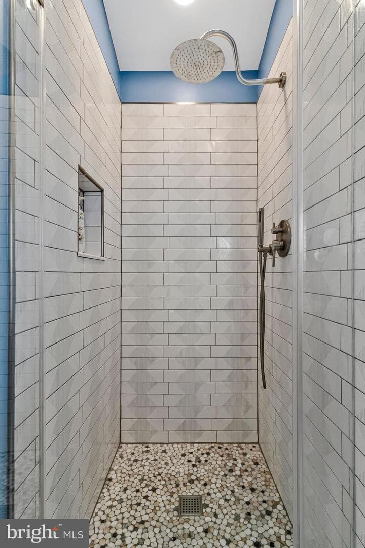 7406 Roudsby Court photo 31