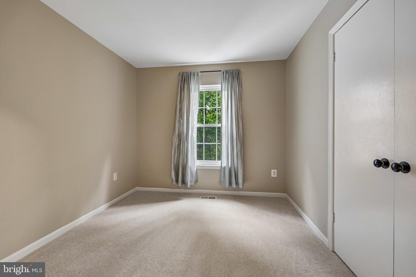 10209 Roberts Common Lane photo 23