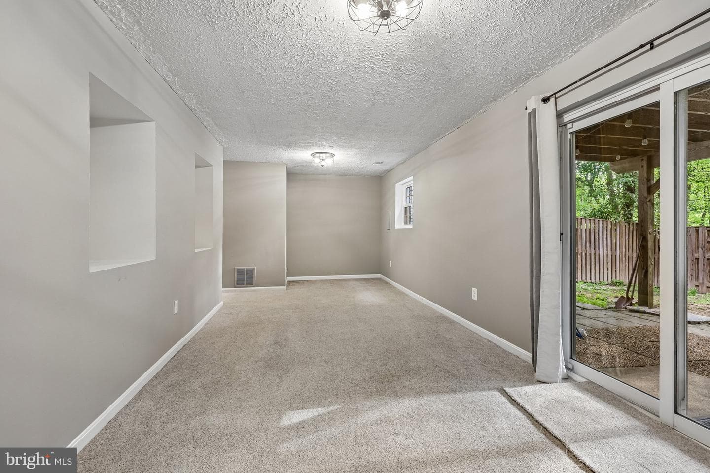 10209 Roberts Common Lane photo 27