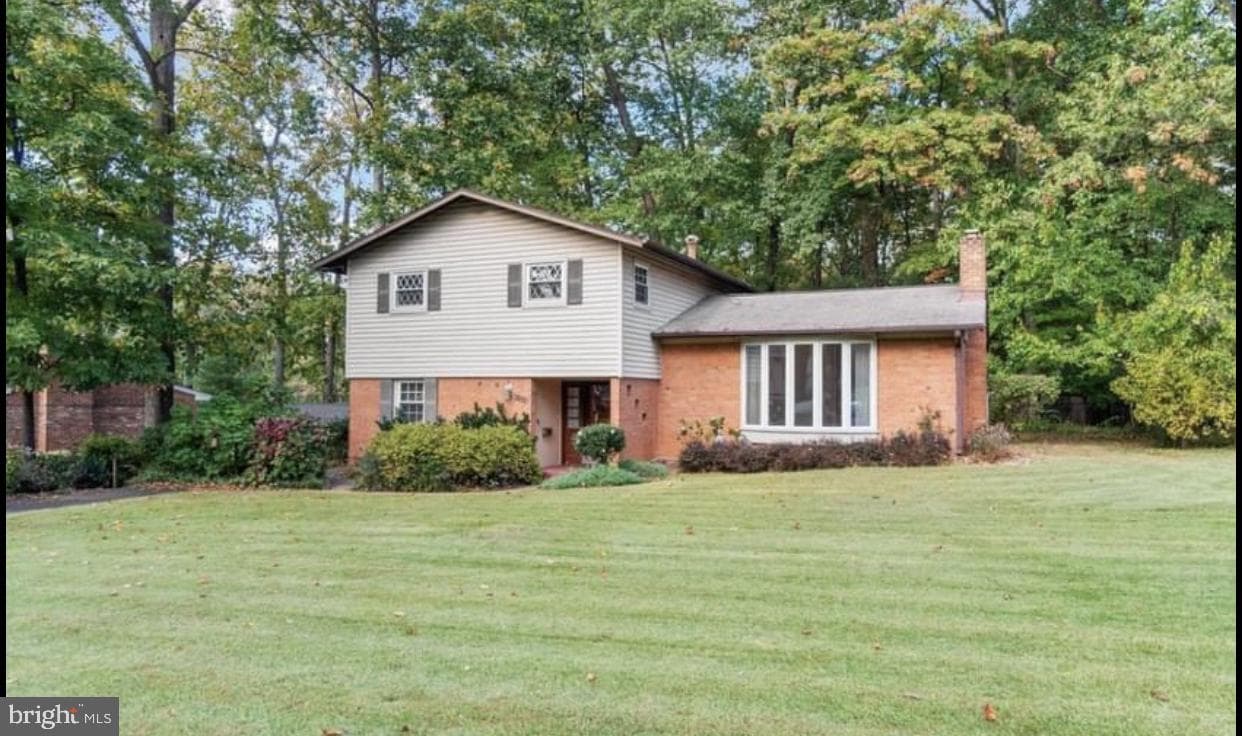 6810 Fern Lane, Annandale