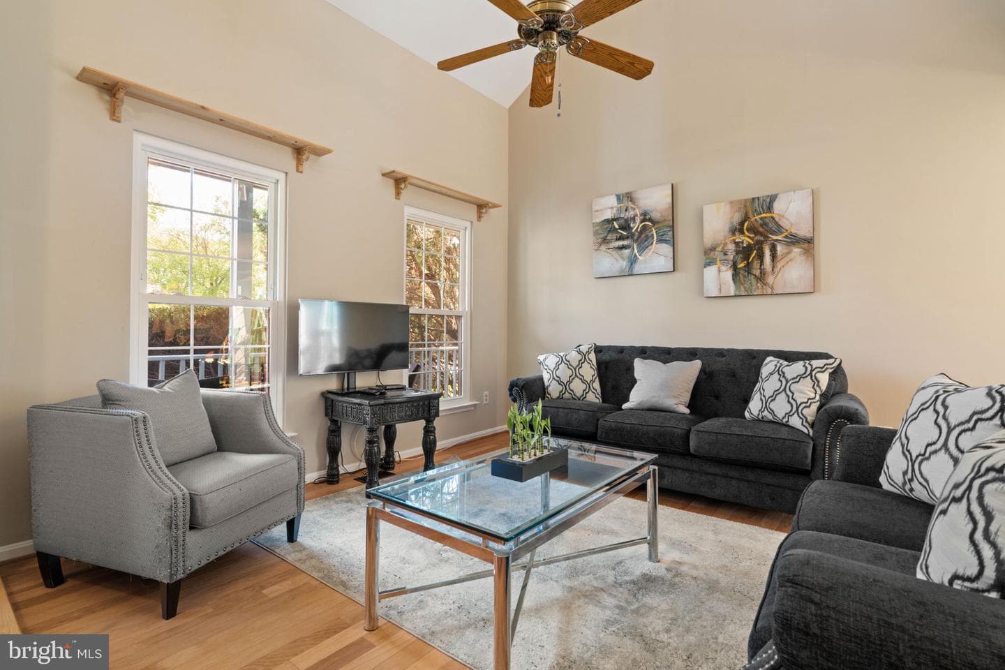 9011 Banyon Ridge Road photo 3