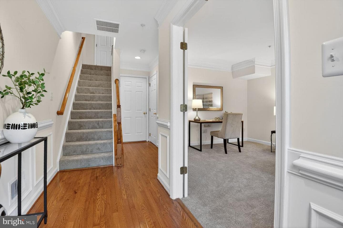 8842 Mansion View Court photo 4