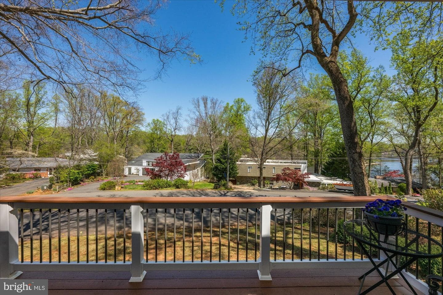 6439 Lakeview Drive photo 10