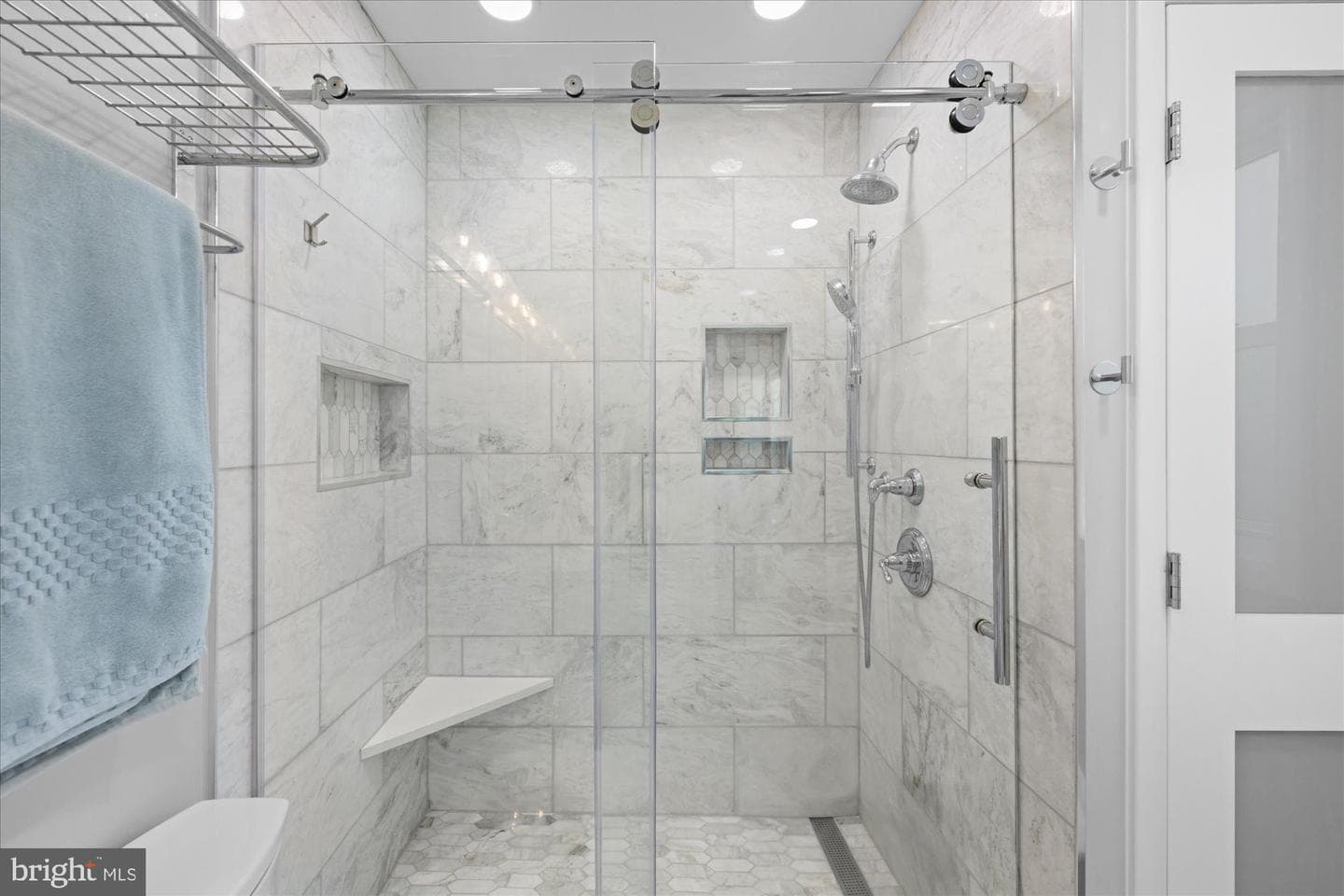 6439 Lakeview Drive photo 31