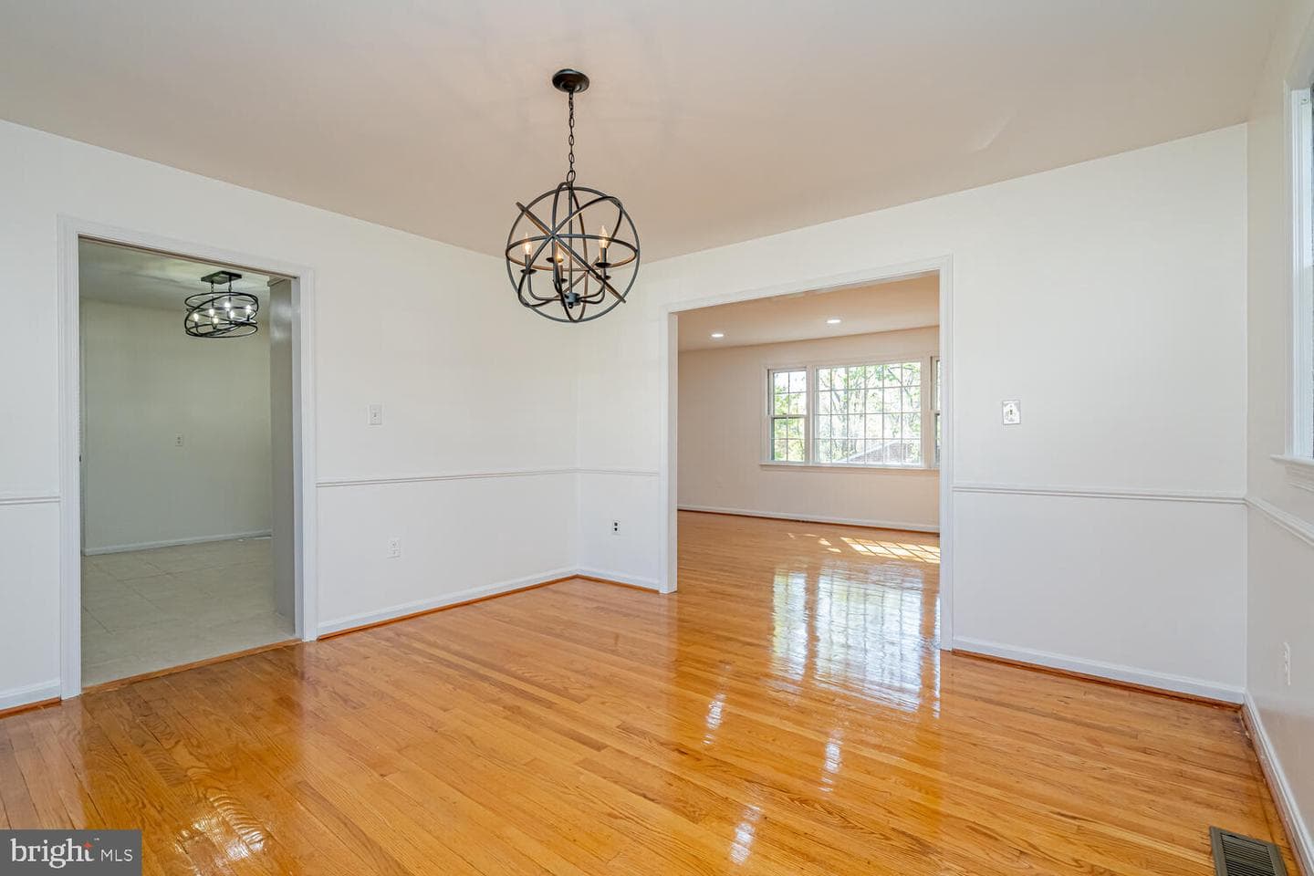 3535 Memorial St photo 12