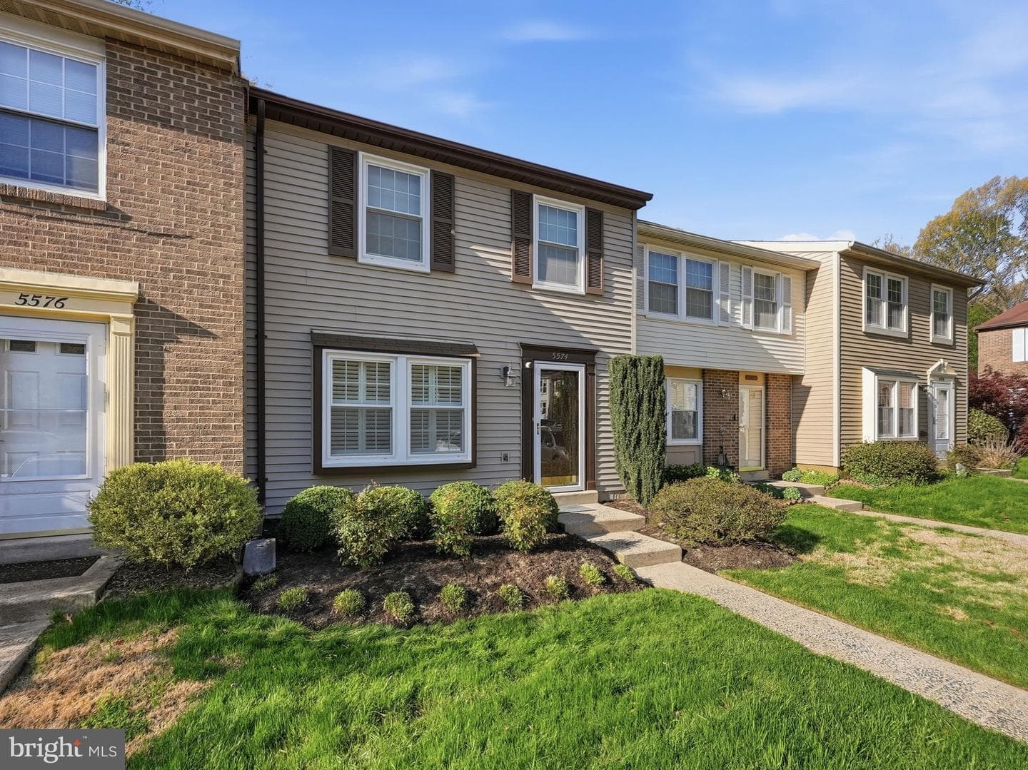 5574 Caithness Court photo 3