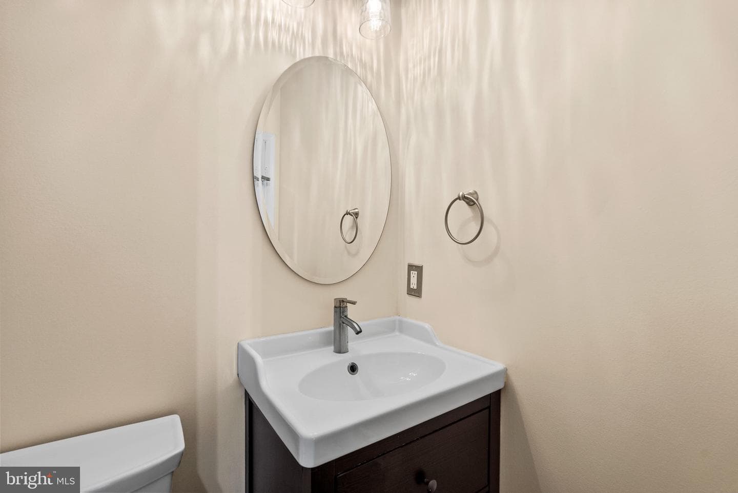 8361 Thompson Road photo 14