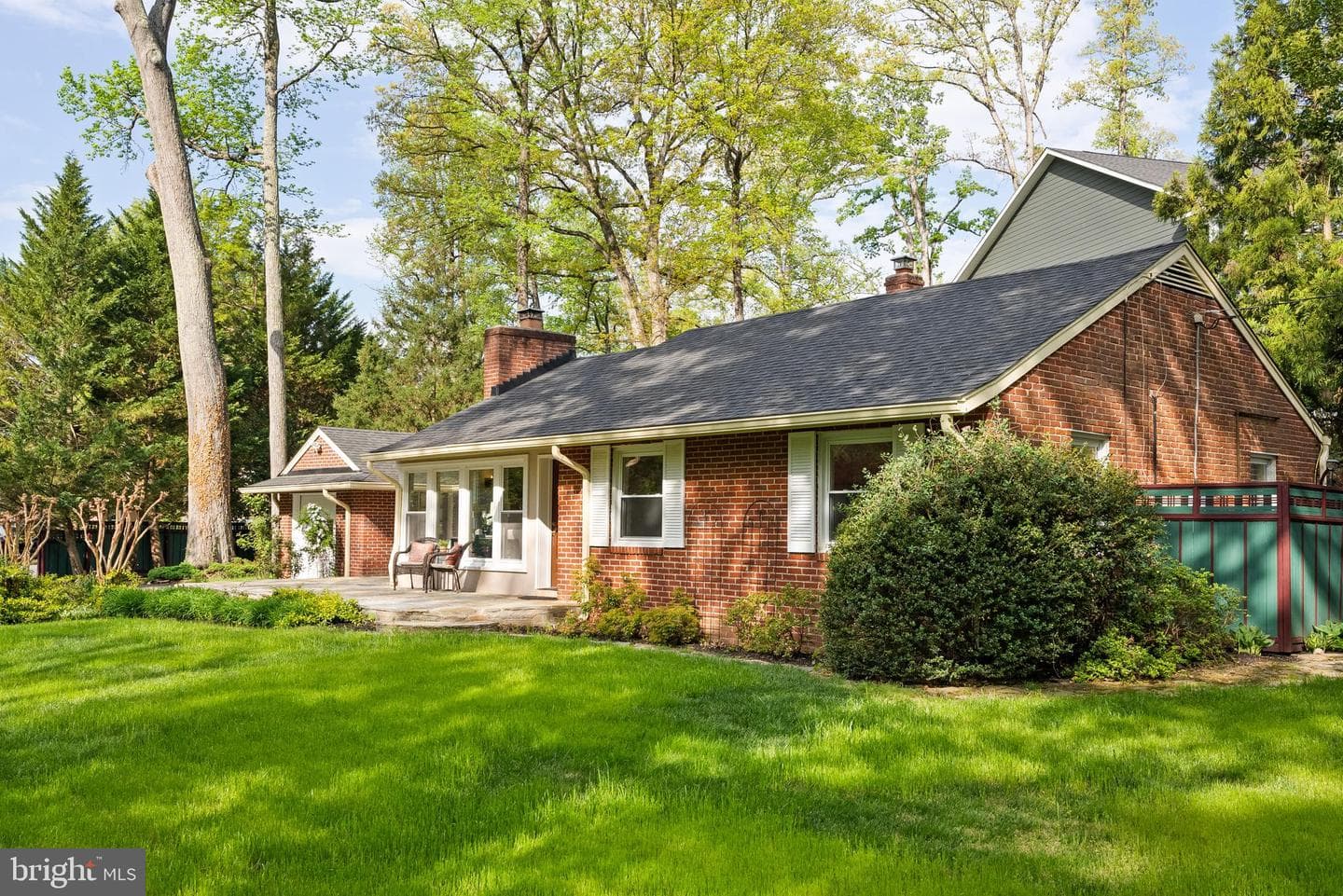 7616 Admiral Drive photo 14