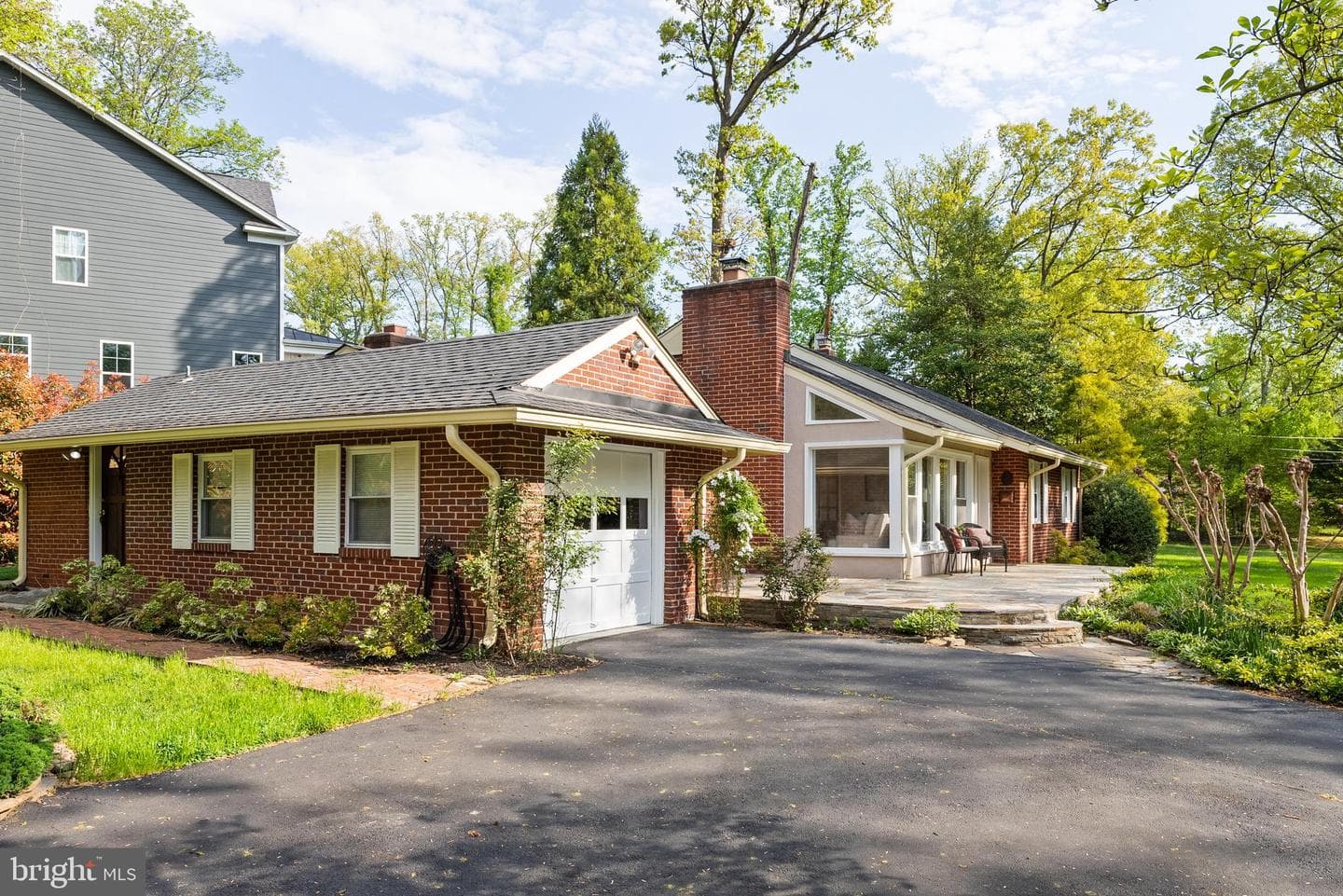 7616 Admiral Drive photo 2