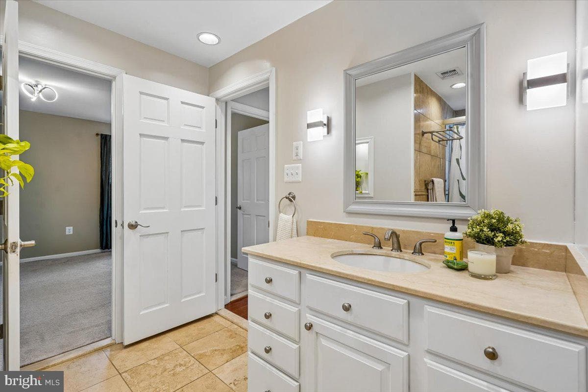 2914 Yarling Court photo 14