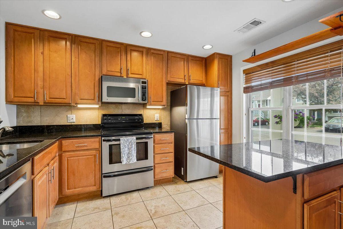 2914 Yarling Court photo 2