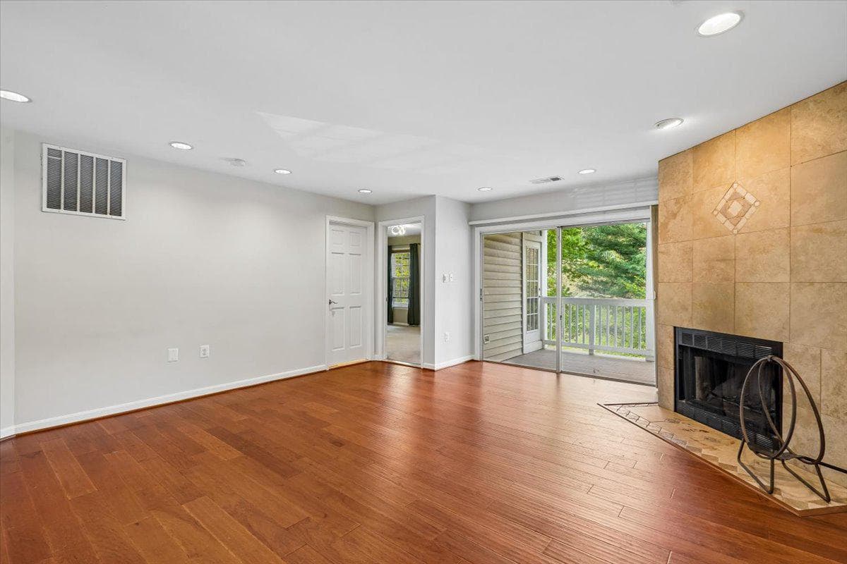 2914 Yarling Court photo 9