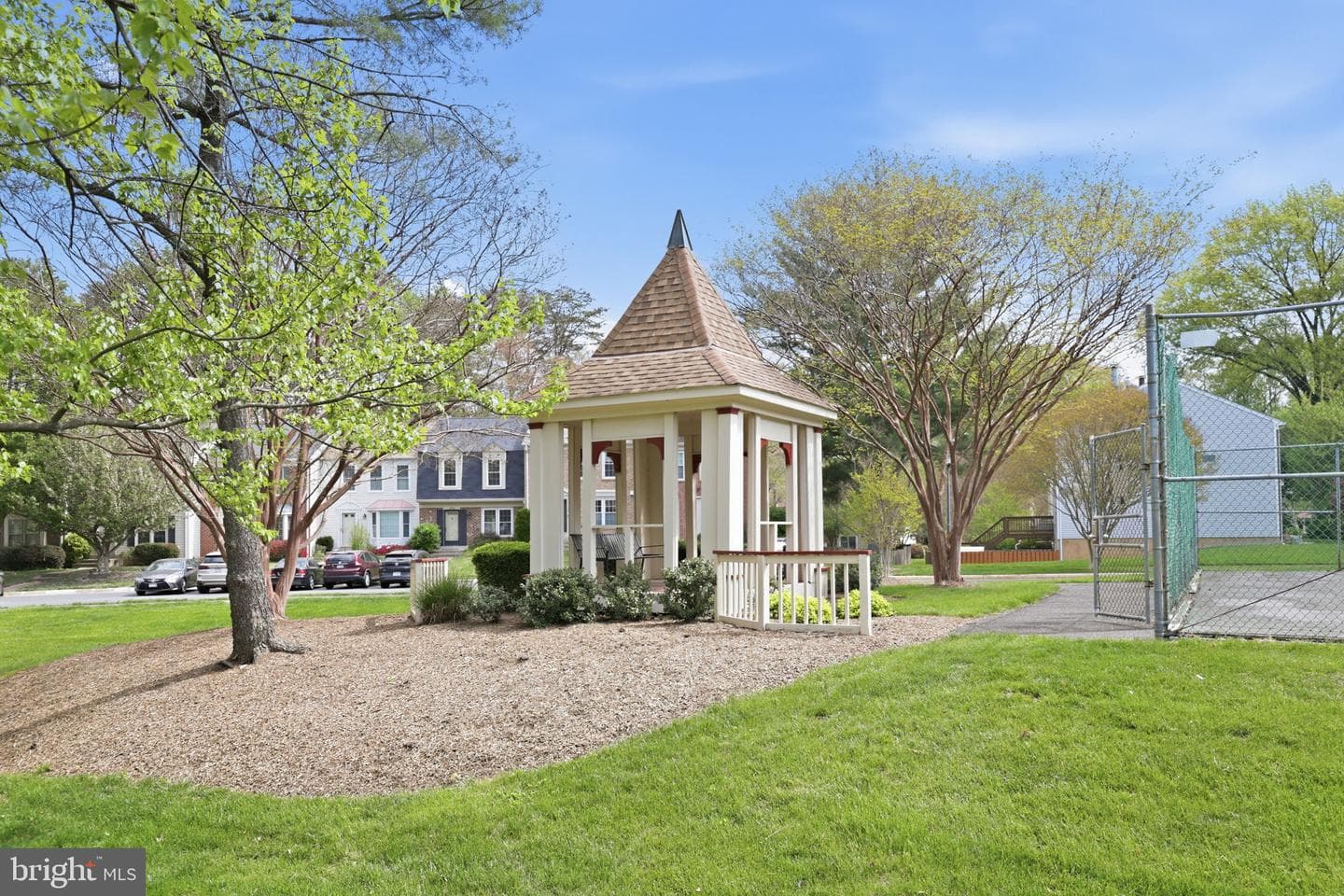 4400 Holly Avenue photo 39