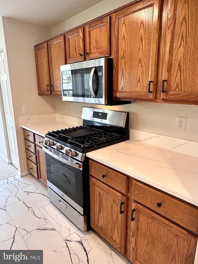 7528 Coxton Court #103 photo 5