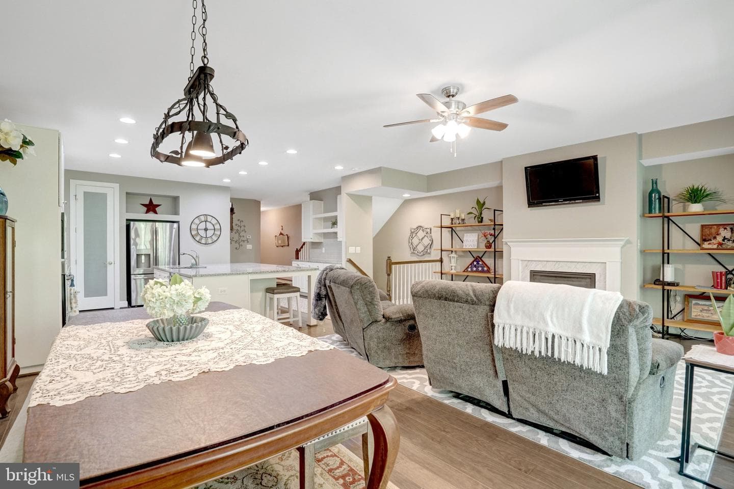 6421 Beatles Lane photo 14
