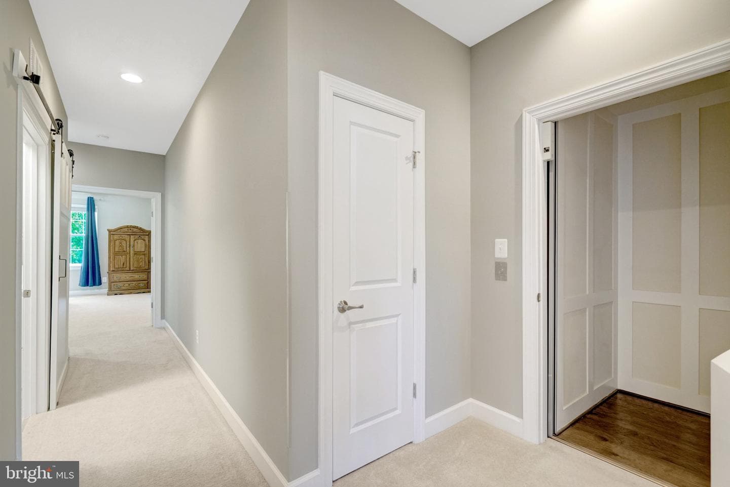 6421 Beatles Lane photo 31
