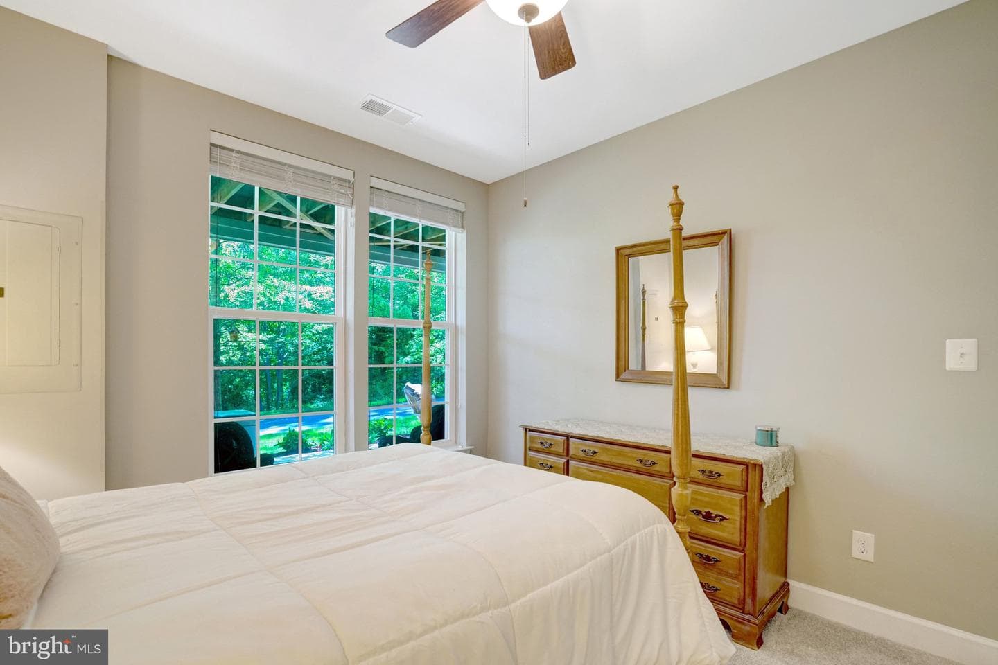 6421 Beatles Lane photo 51