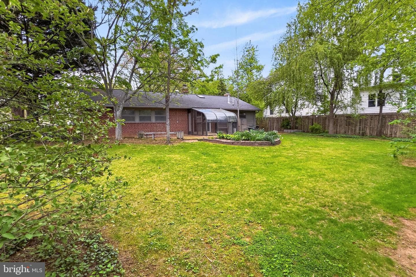 5509 Inverchapel Road photo 33