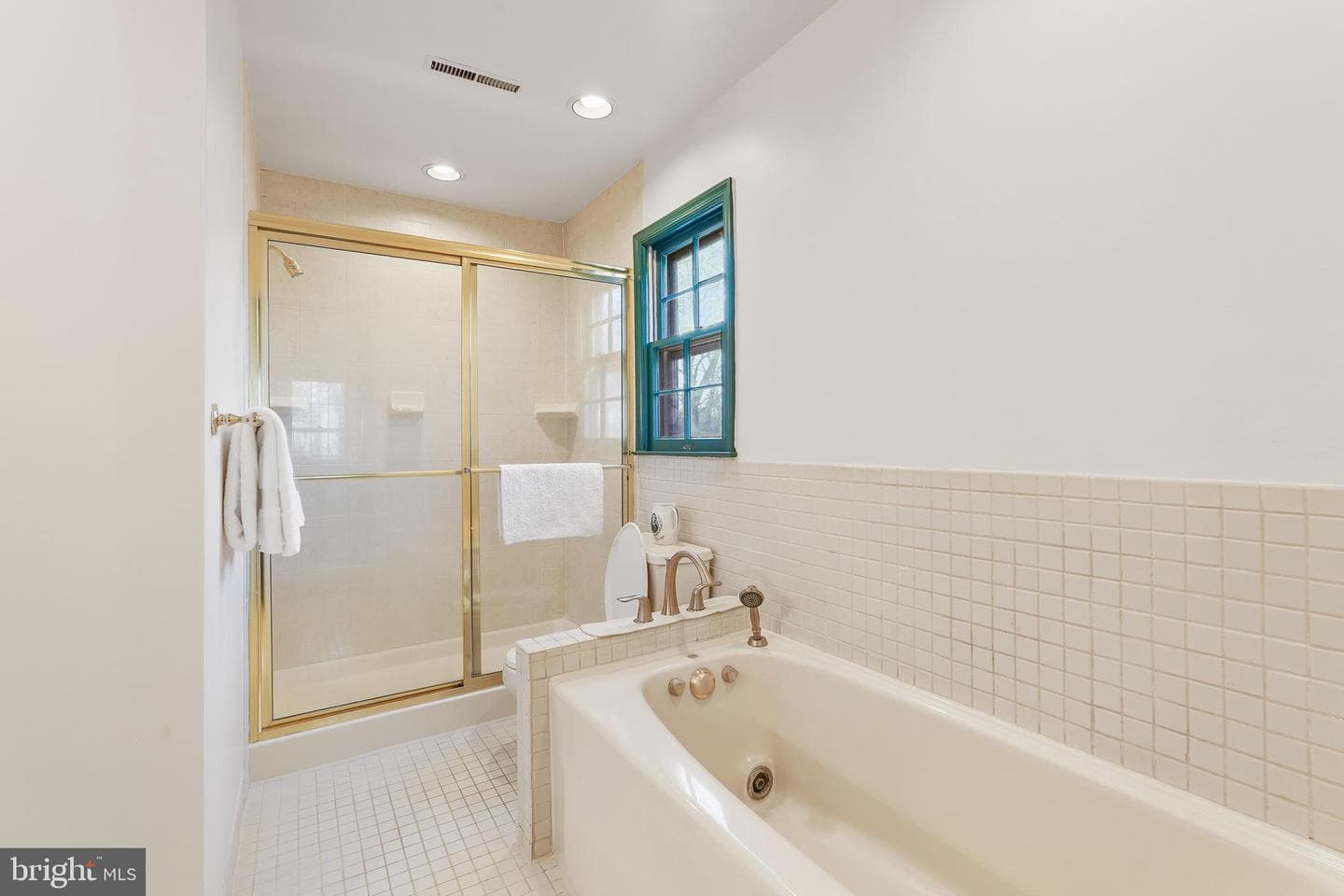 10505 Adel Road photo 21