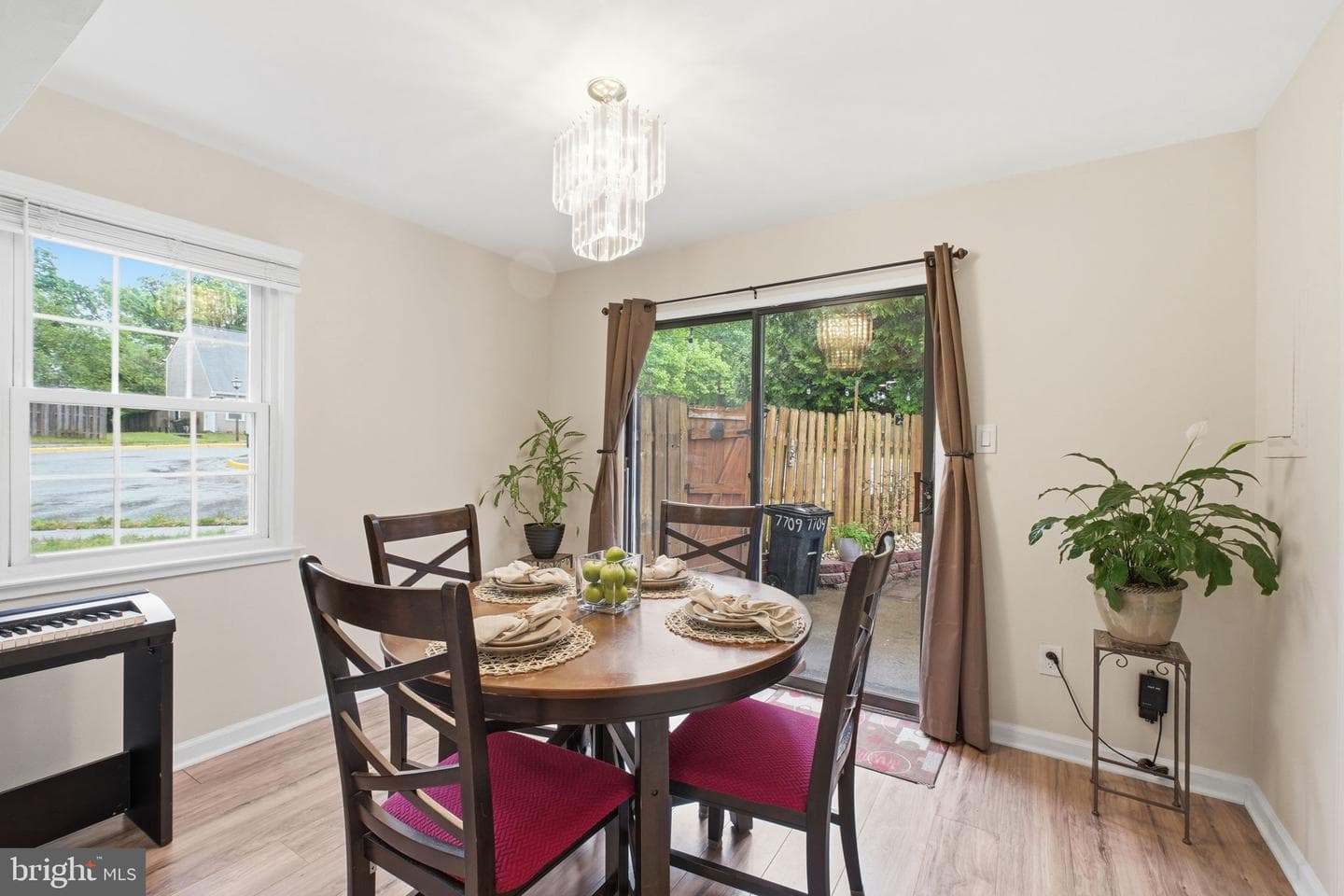 7709 Matisse Way photo 9