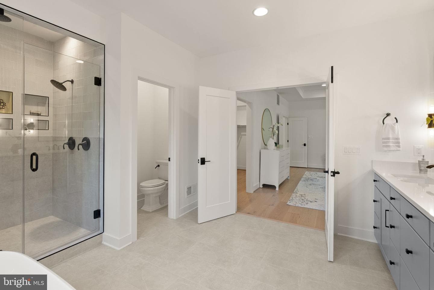 11800 Valley Road photo 47