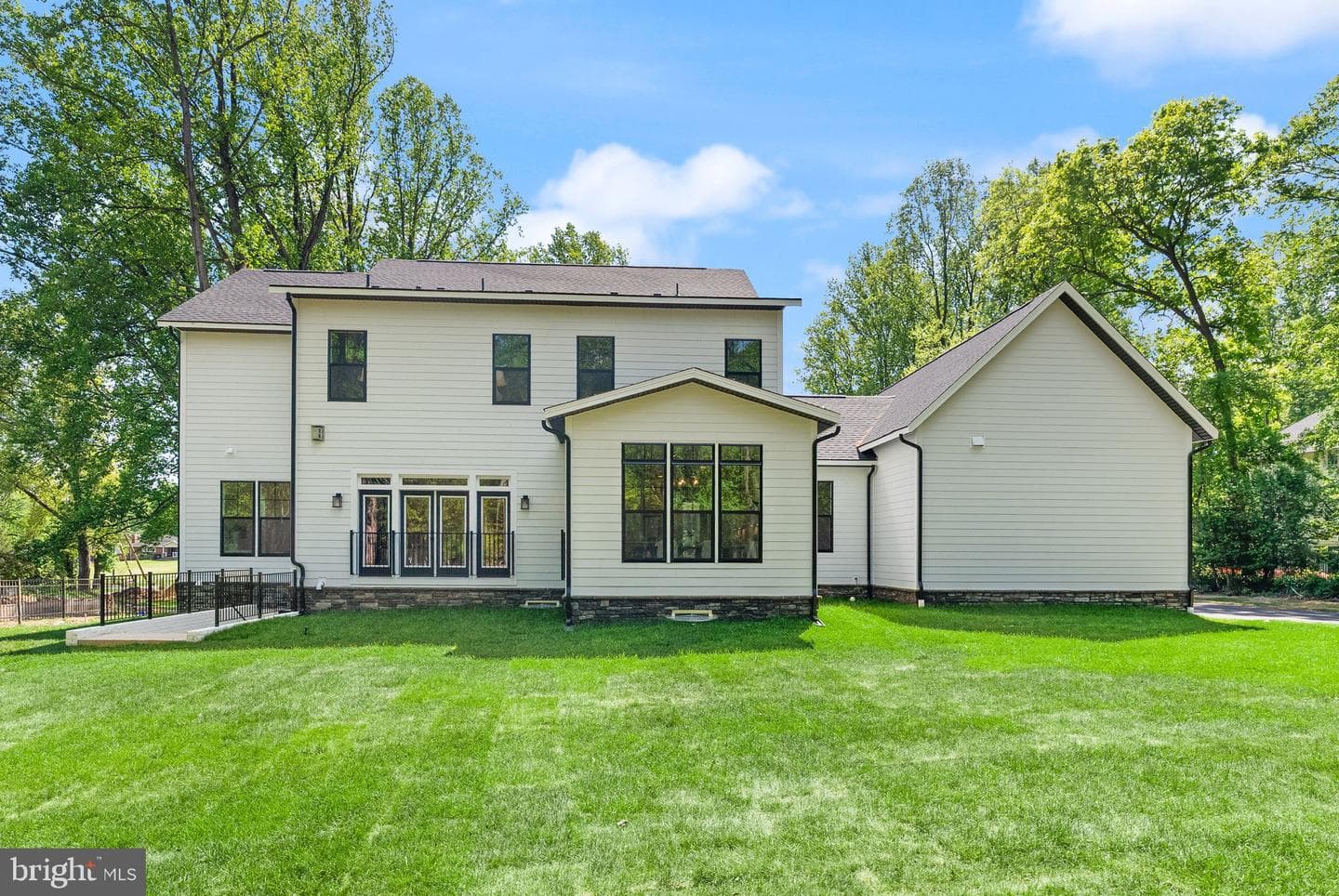 11800 Valley Road photo 74