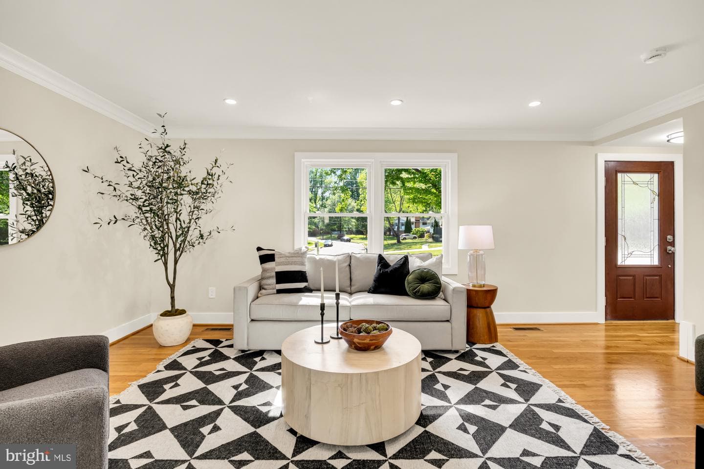 2435 Shenandoah Street photo 3