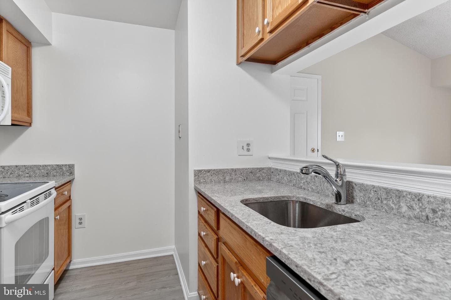 5708 Shadwell Court #106 photo 9