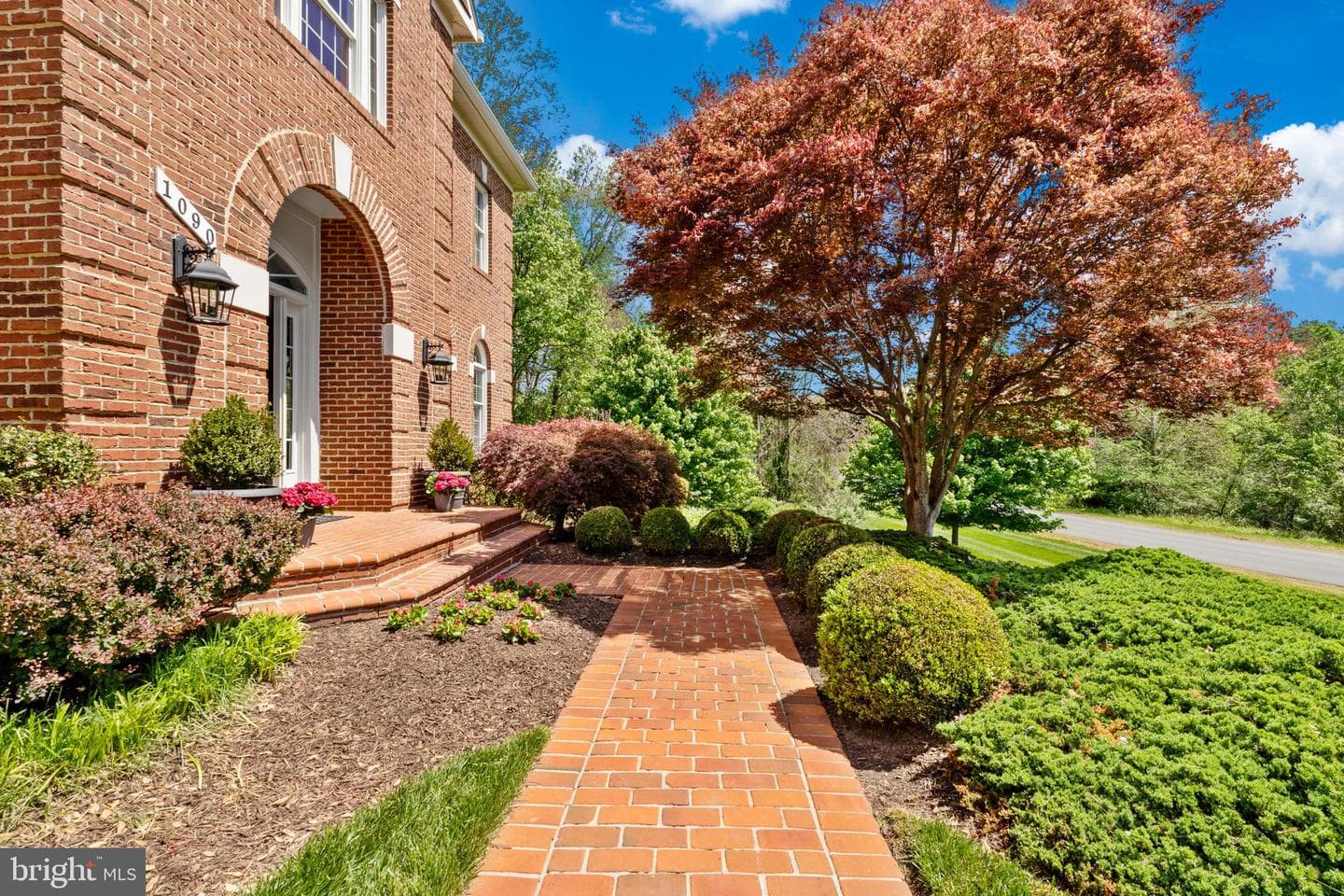 1090 Mill Field Court photo 5