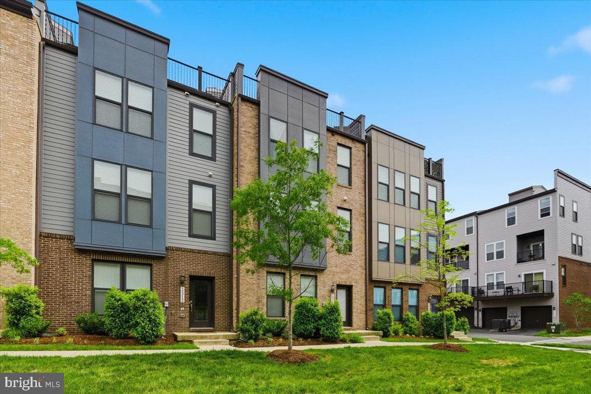 2315 Liberty Loop, Herndon