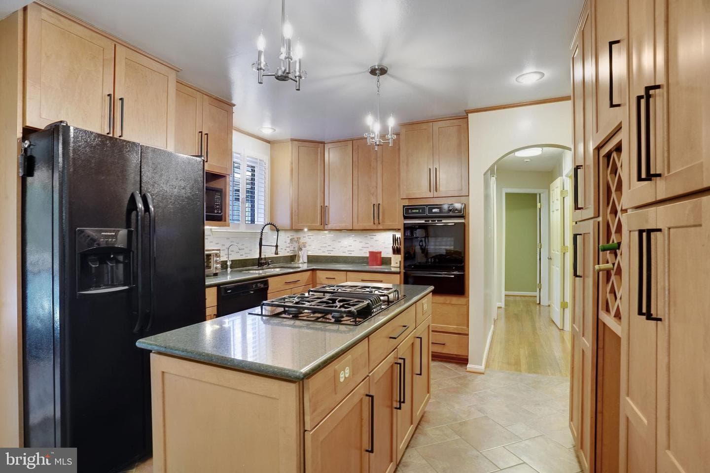 5300 Kings Park Drive photo 16