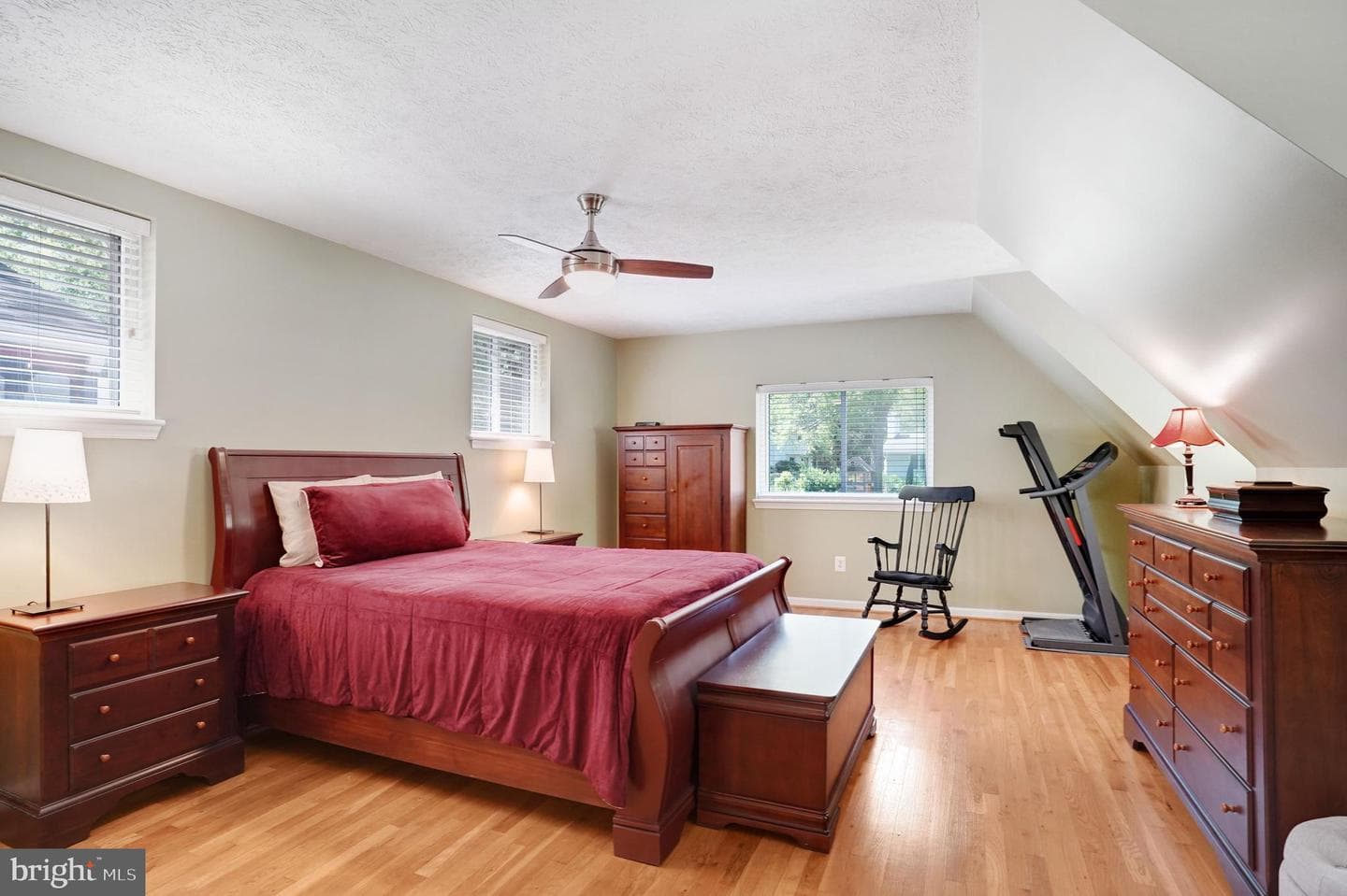 5300 Kings Park Drive photo 27