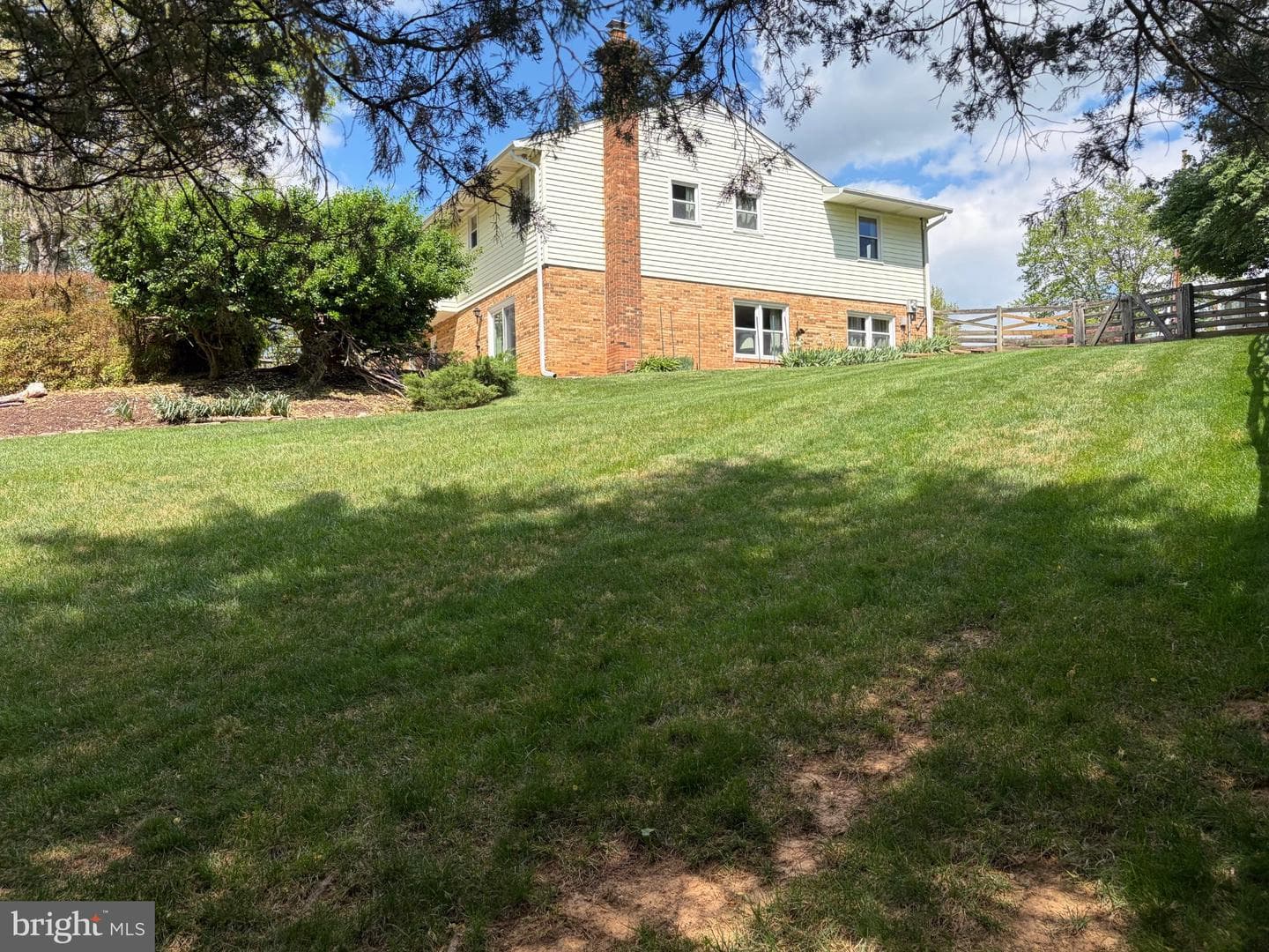 10425 Lake Ridge Drive photo 2