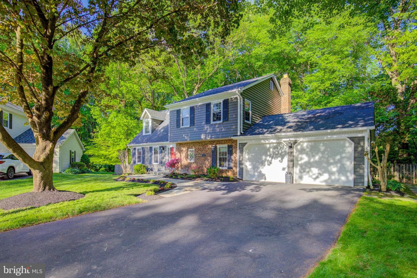 9518 Heathwood Court photo 2