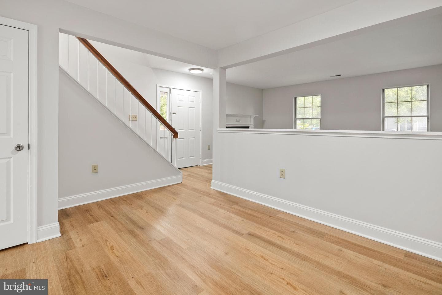 8684 Venoy Court photo 12