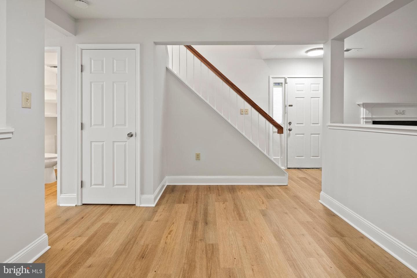 8684 Venoy Court photo 14