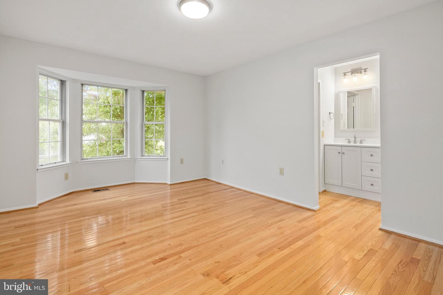 8684 Venoy Court photo 19