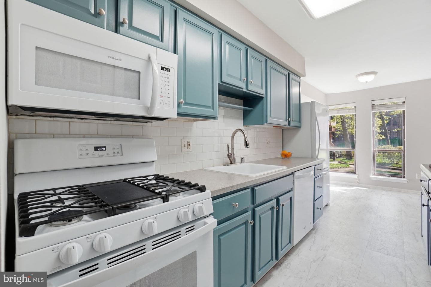 11228 Chestnut Grove Square #132, Reston