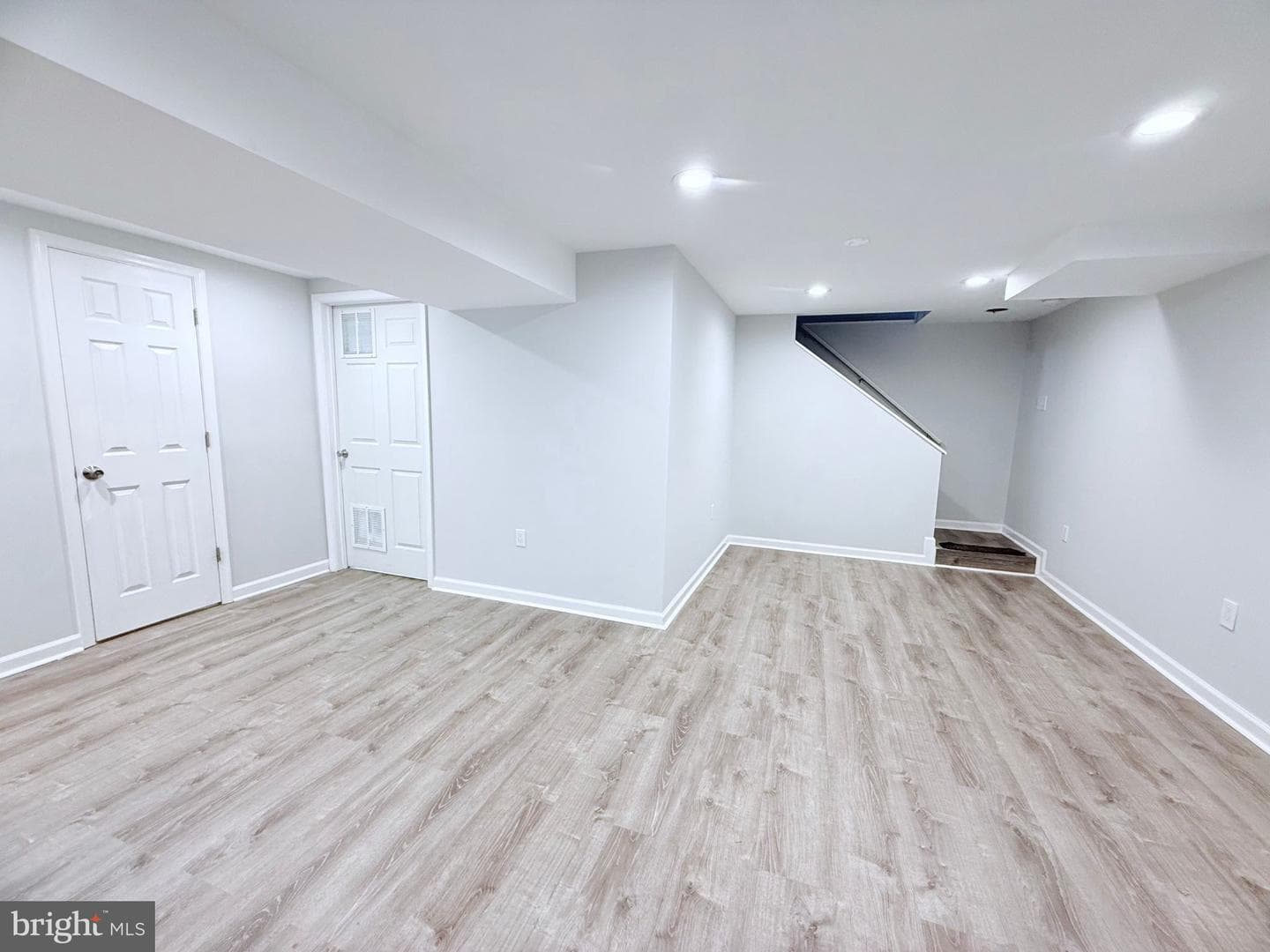 5510 Eastbourne Drive photo 15