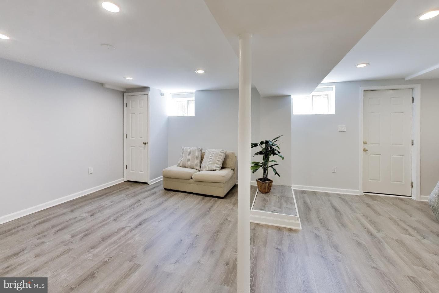 5510 Eastbourne Drive photo 16