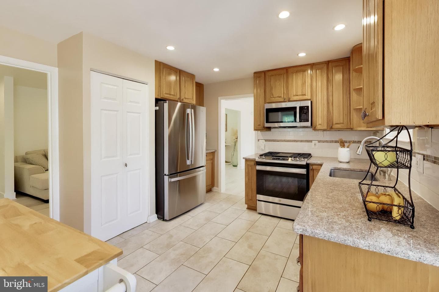 5510 Eastbourne Drive photo 7