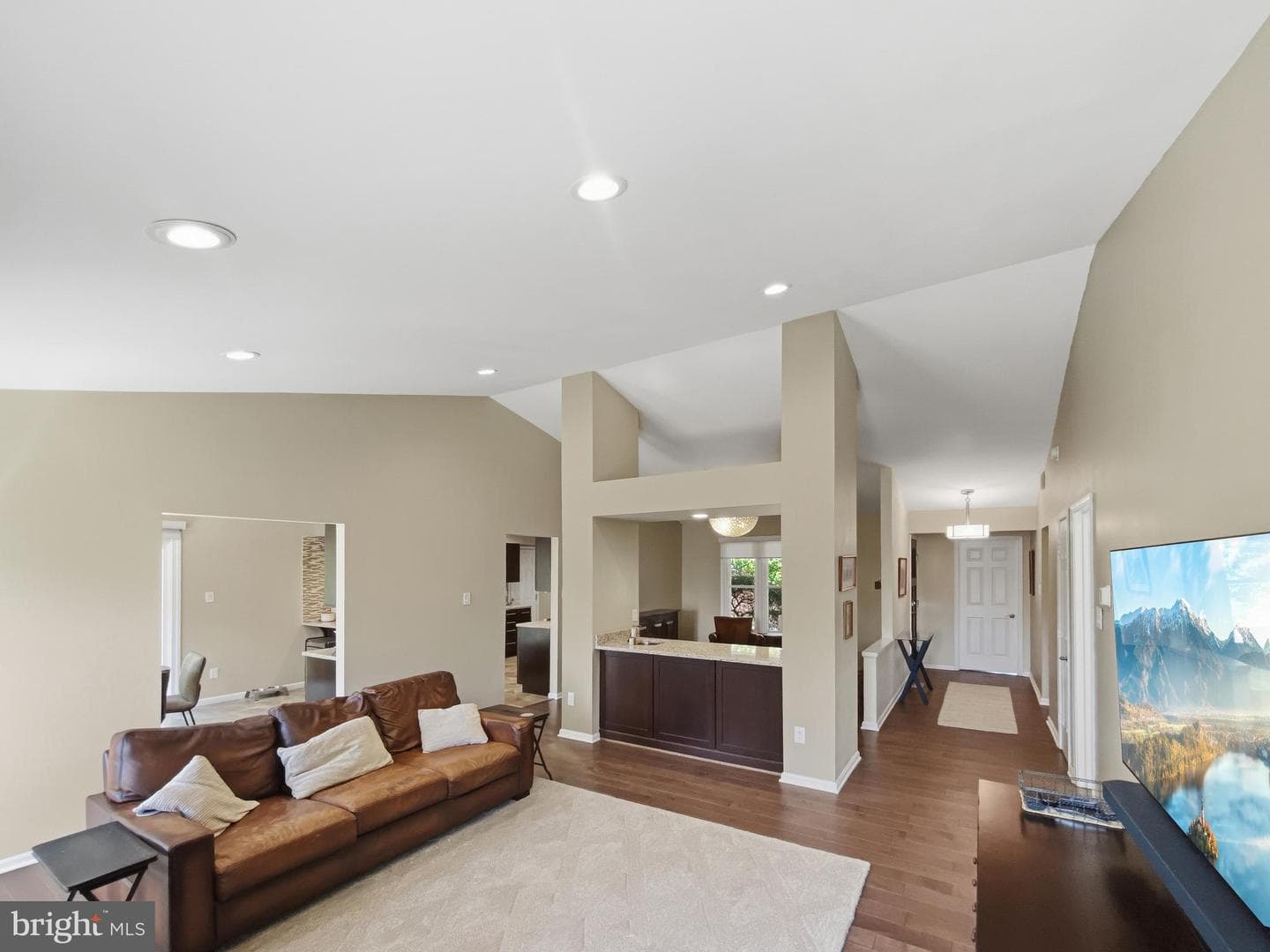 13905 Deviar Drive photo 24