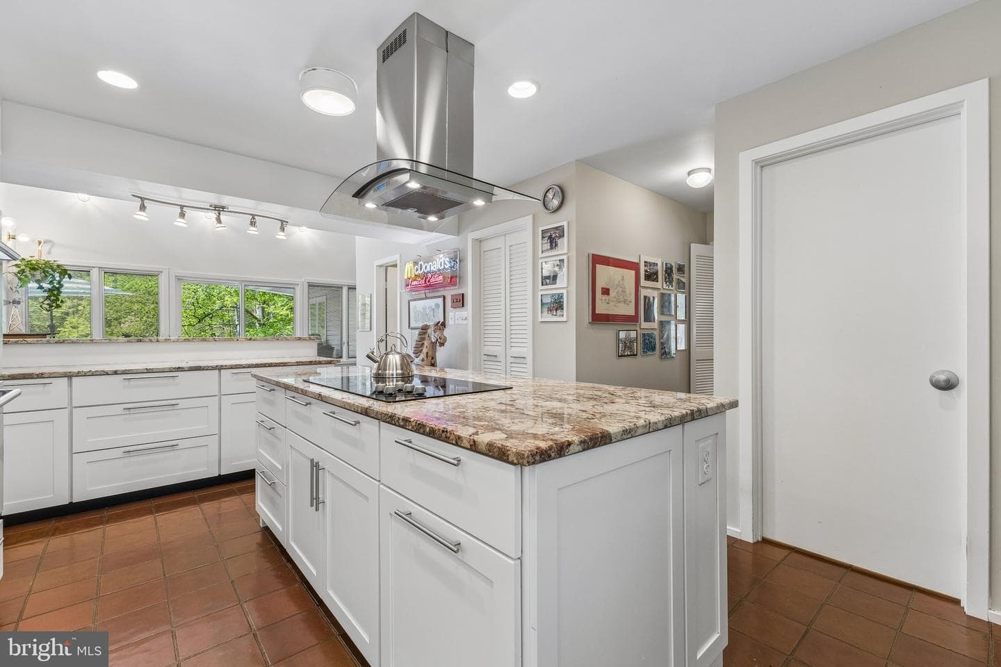 2416 Sunny Meadow Lane photo 15