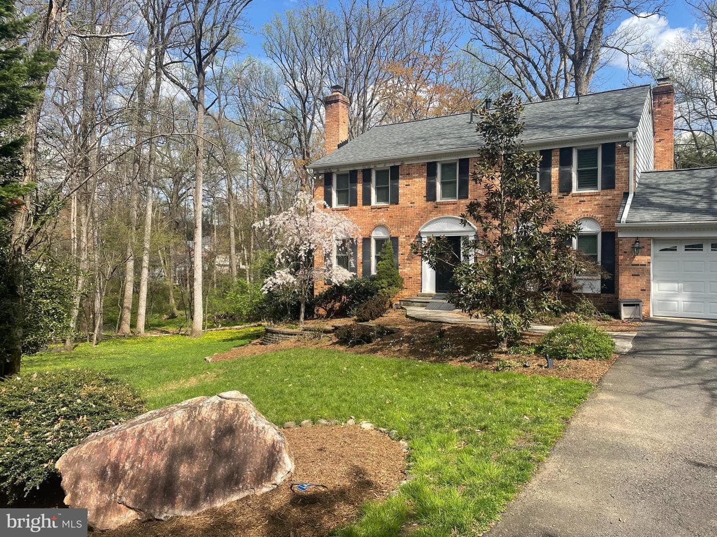 2010 Westwood Terrace photo 5