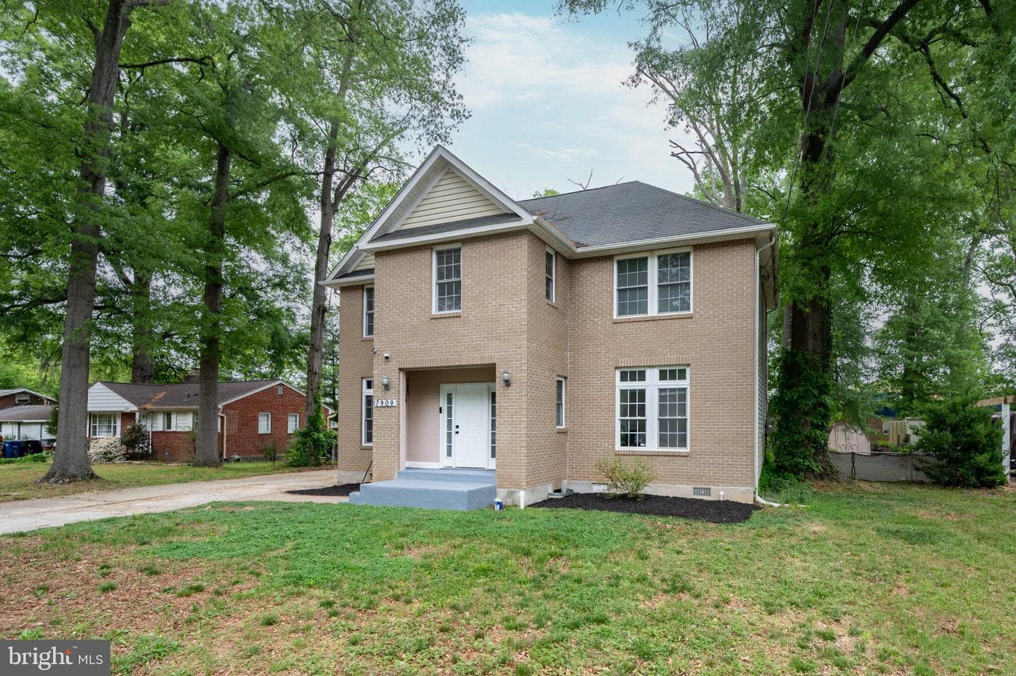7909 Ashton Street photo 3