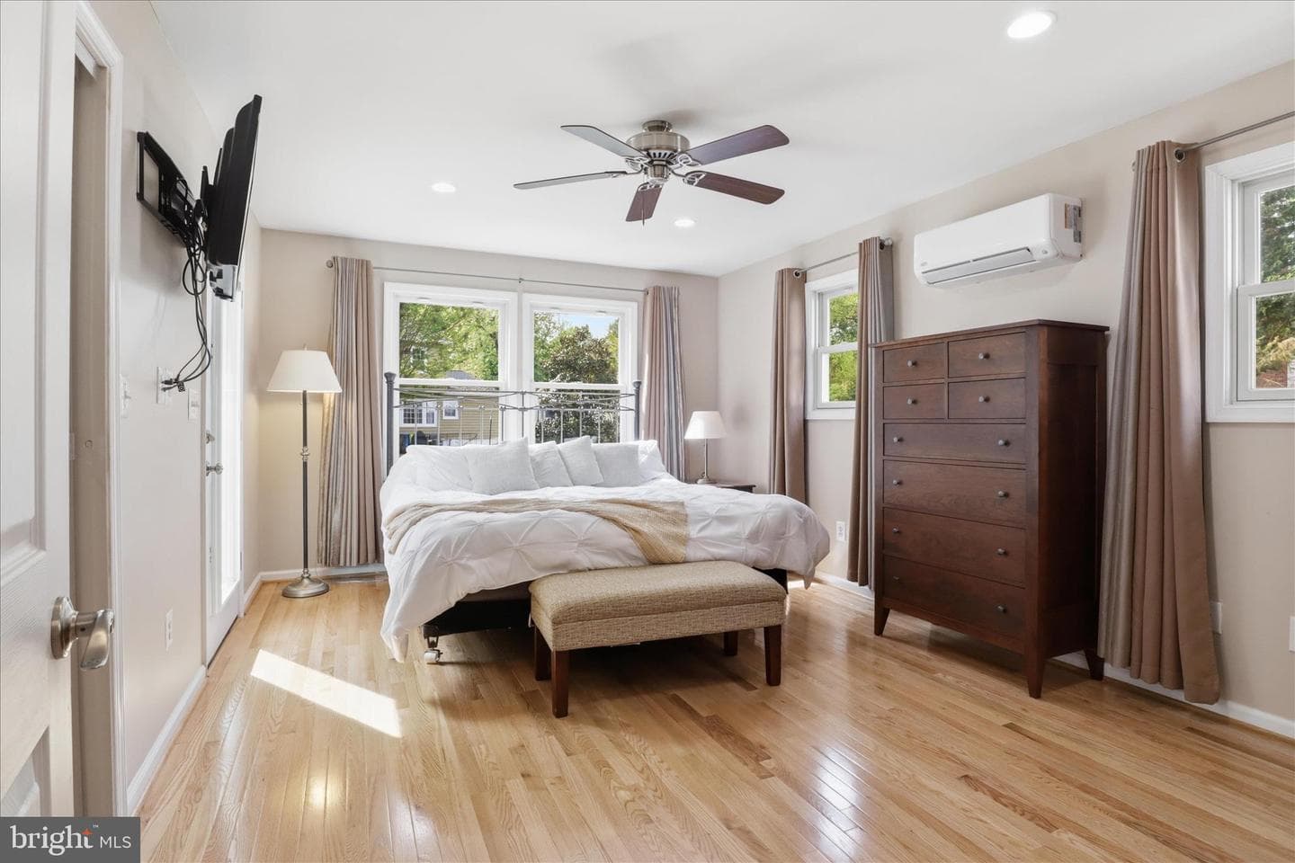 5457 Broadmoor Street photo 18