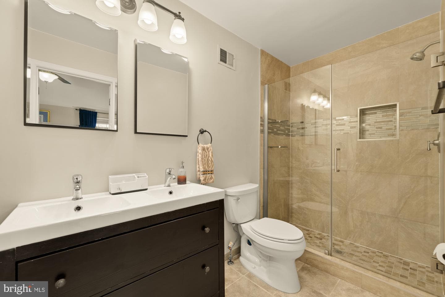 8226 Maple Ridge Avenue photo 22